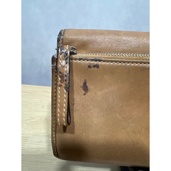 Vintage Coach Tan Genuine Leather Trifold Checkbook Wallet Some Flaws Do to Age - Picture 4 of 12